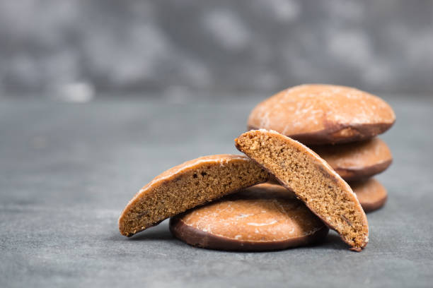 istock Nuremberg elisen gingerbread, traditional german christmas sweets 1339268778