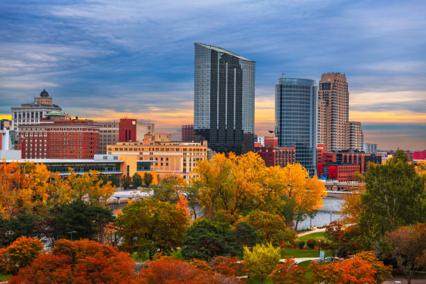istock Grand Rapids, Michigan, USA Downtown Skyline 1339285361