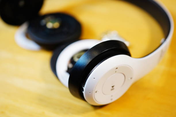 istock Broken vintage headphones 1339291860