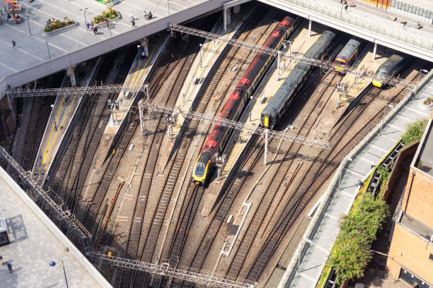 trenes en birmingham, inglaterra - west midlands fotografías e imágenes de stock