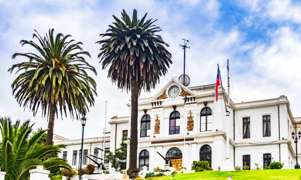 istock Colonial building in Valparaiso Chile 1339333746