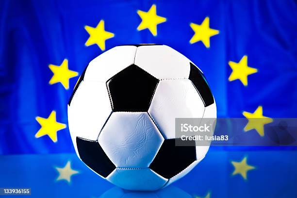 Photo libre de droit de Euro 2012 Casquette De Football banque d'images et plus d'images libres de droit de Ballon de football - Ballon de football, Championnat de sport, Drapeau de l'Union Européenne