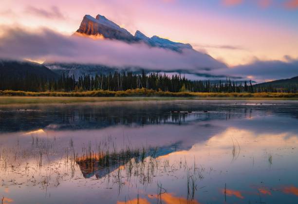 istock Colourful Summer Sunrise At Vermilion Lakes 1339376081