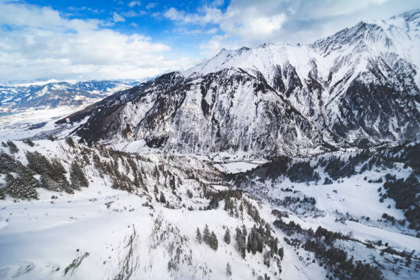 istock Winter vacation at ski resort 1339408087