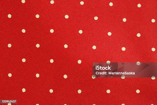 Rojo De Lunares Fondo De Tela Foto de stock y más banco de imágenes de A la moda - A la moda, Accesorio personal, Algodón - Textil