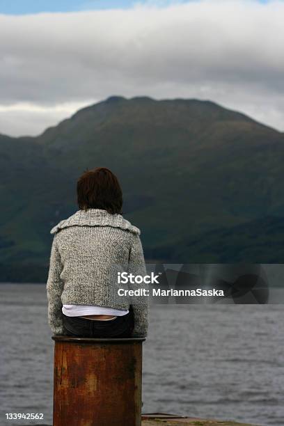 Soñar Despierto Foto de stock y más banco de imágenes de Contemplación - Contemplación, Mujeres, Detrás