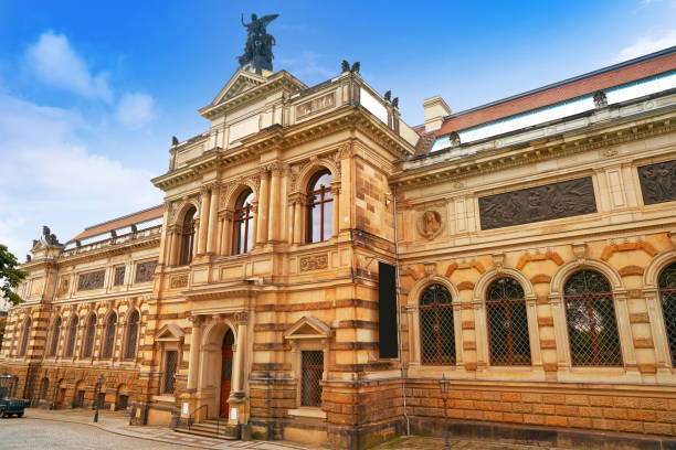 Dresden in winter: Academy of Art and Frauenkirche