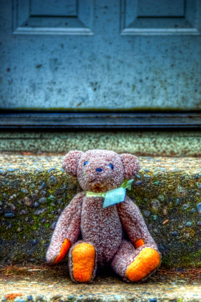 istock Busted Love on Your Doorstep 1339442734