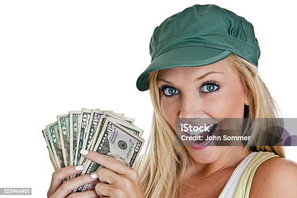 Rapariga Engraçada Com Apenas Uma Mãocheia De Dinheiro - Fotografias de stock e mais imagens de 20-24 Anos