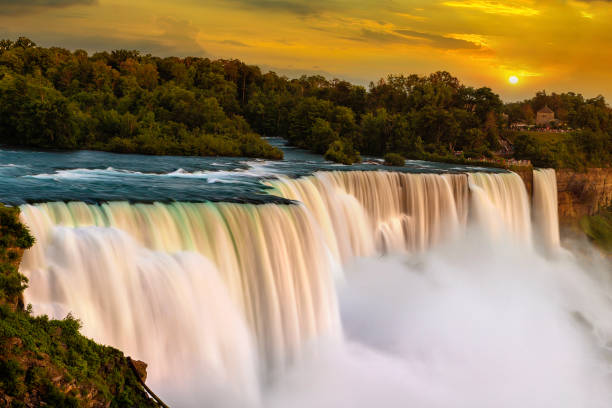 istock American falls at Niagara falls 1339491390