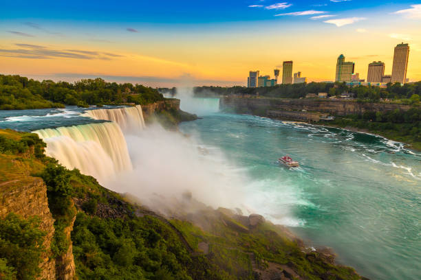 istock American falls at Niagara falls 1339491418