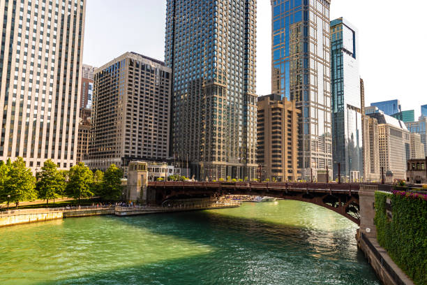 istock Chicago river and bridge in Chicago 1339491507