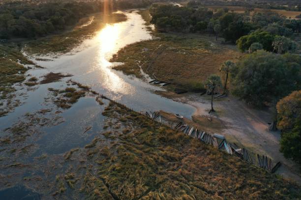 istock Day break in Boro 2 with canoes (moroko) 1339520897