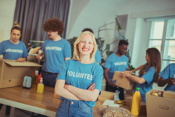 istock Volunteer's everyday 1339550679