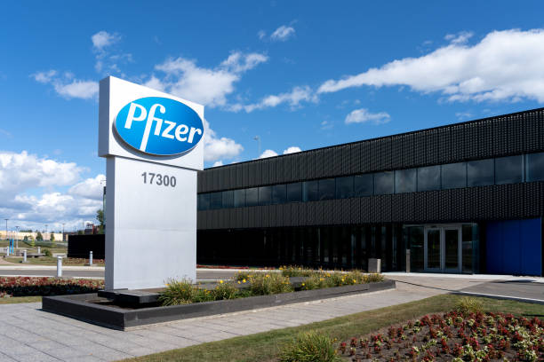 Pfizer Canada head office in Kirkland, Quebec, Canada. Kirkland, Quebec, Canada - September 3, 2021: Pfizer Canada head office in Kirkland, Quebec, Canada. Pfizer Inc. is an American multinational pharmaceutical and biotechnology corporation. pfizer stock pictures, royalty-free photos & images