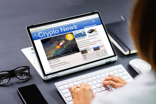 istock Reading Online Crypto Market Newspaper 1339597768