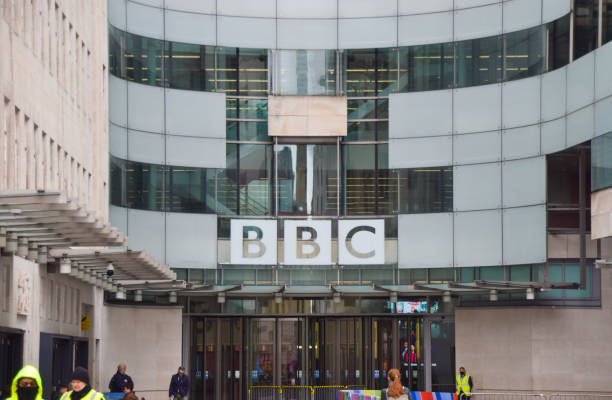 sede de la bbc, londres, reino unido - bbc fotografías e imágenes de stock