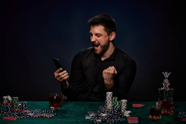 Antes de a Stake se tornar a famosa caderneta desportiva criptográfica que é hoje, começou como um dos primeiros casinos Bitcoin-friendly crypto do mundo.