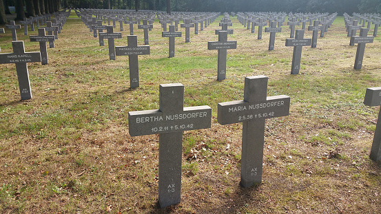 Op de Duitse Oorlogsbegraafplaats Bergheim in de Frankrijk zijn 5.309 Duitse soldaten herbegraven die eerder op 225 locaties in het departement Haut-Rhin (Elzas)  waren begraven. De meesten van hen zijn  in de Tweede Wereldoorlog omgekomen bij de gevechten in het zuiden van de Elzas.