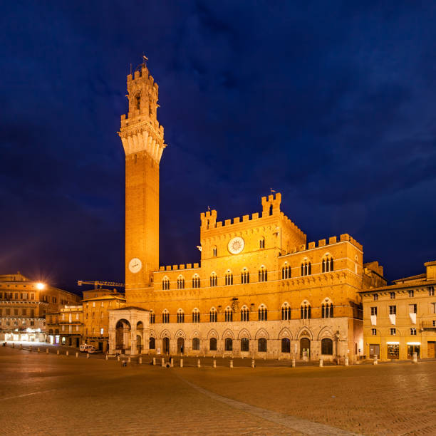 istock Palazzo Pubblico in Siena 1339658657