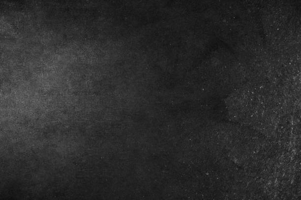 écran large vierge texture d’arrière-plan de tableau réel dans le concept de collège pour le fond d’écran panoramique de la rentrée scolaire pour le noir friday blanc chalk text draw graphic. tableau noir mural surréaliste vide pâle. - ardoise roche métamorphique photos et images de collection