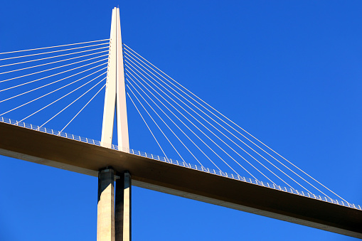 Pillar, deck and steel cables of a reinforced concrete cable-stayed bridge.