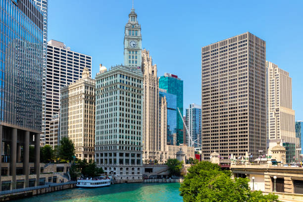 istock Sightseeing cruise at Chicago river 1339684965