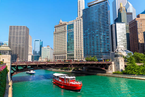 istock Sightseeing cruise at Chicago river 1339685018