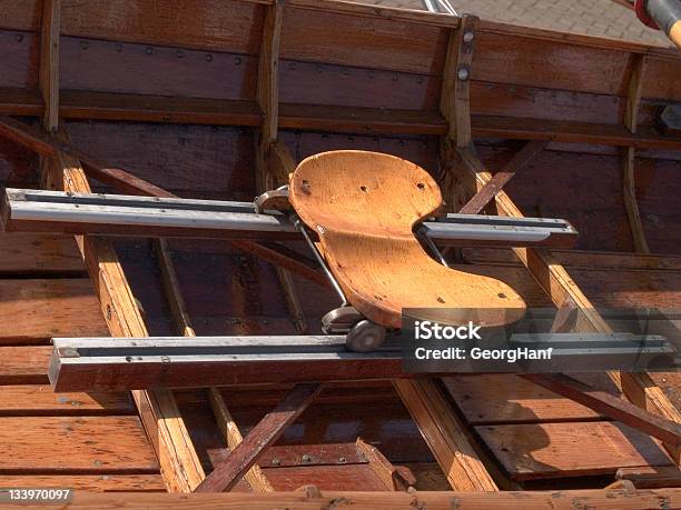 Woodenly Ruderboot Stockfoto und mehr Bilder von Braun - Braun, Eisen, Fotografie