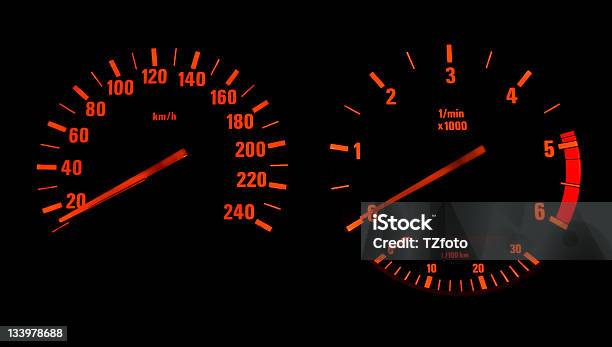 Velocímetrotachometer - Fotografias de stock e mais imagens de Abastecer - Abastecer, Carro, Combustível Fóssil