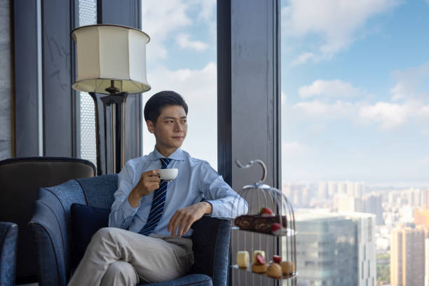 istock Businessmen in coffee shops 1339787733