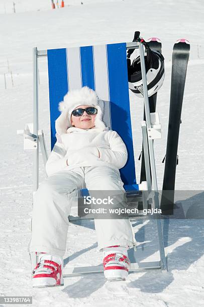 Férias De Esqui - Fotografias de stock e mais imagens de Adulto - Adulto, Alpes Europeus, Ao Ar Livre