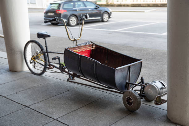 istock City delivery bike 1339817948