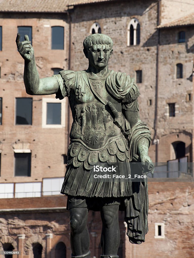 Statua di Traiano, Roma - Foto stock royalty-free di Antico - Condizione