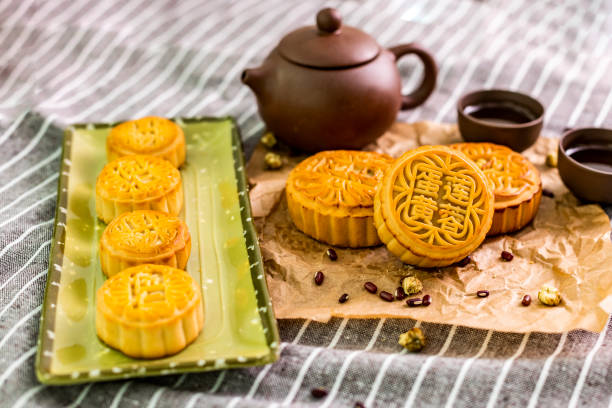 istock Traditional Chinese food mooncake and tea 1339835501