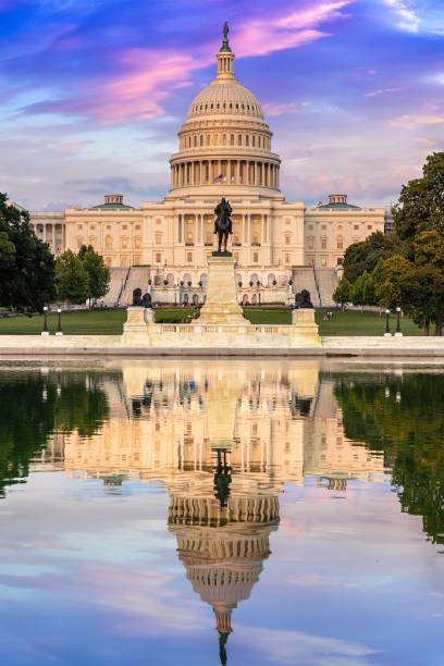 the united states capitol building - washington dc monument sky cloudscape imagens e fotografias de stock