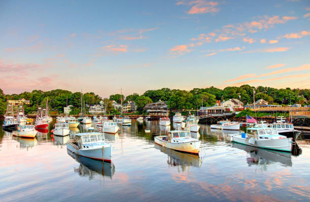 perkins cove in ogunquit, maine - maine imagens e fotografias de stock