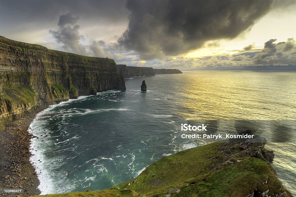 Acantilados de Moher - Foto de stock de Acantilado libre de derechos