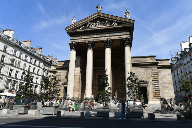 notre-dame de lorette church, paris, france. - notre dame de lorette imagens e fotografias de stock