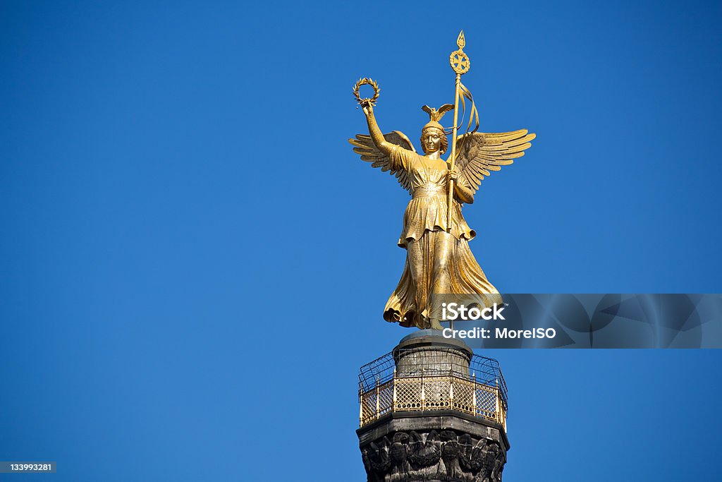 Victory Angel of Berlin gegen strahlend blauem Himmel - Lizenzfrei Alt Stock-Foto