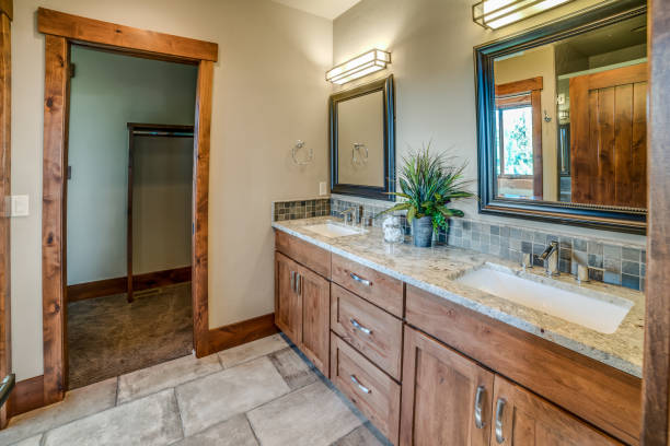 istock Rich wood colors in bathroom 1339956235