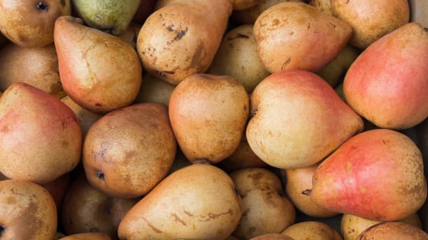 istock delicious Pears at the Market 1339969922