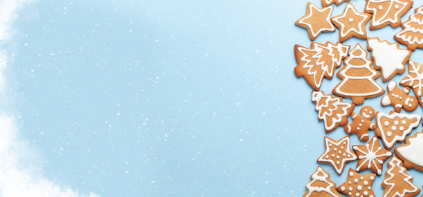istock Christmas card with gingerbread cookies 1340018306