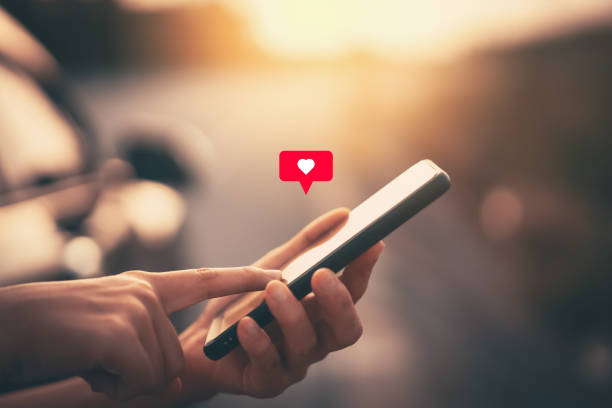 37,500+ Dating App Stock Photos, Pictures & Royalty-Free Images - iStock |  Online dating, Dating app icon, Online dating profile