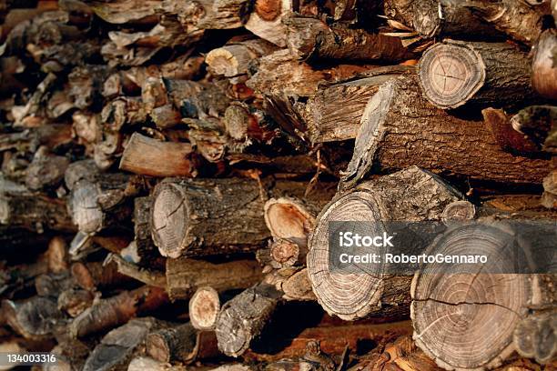 Legna - Fotografie stock e altre immagini di Albero - Albero, Anello di albero, Catasta