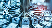pneumatische-roboter-kolbeneinheit-auf-industriemaschine.jpg?b=1&s=170x170&k=20&c=vUMFJpBJiXaErWtpYdiCogI5tbAxepqvXqYsYlk1QQo=