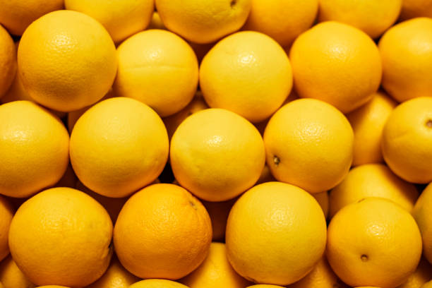 A neat pile of oranges，Fresh fruit concept