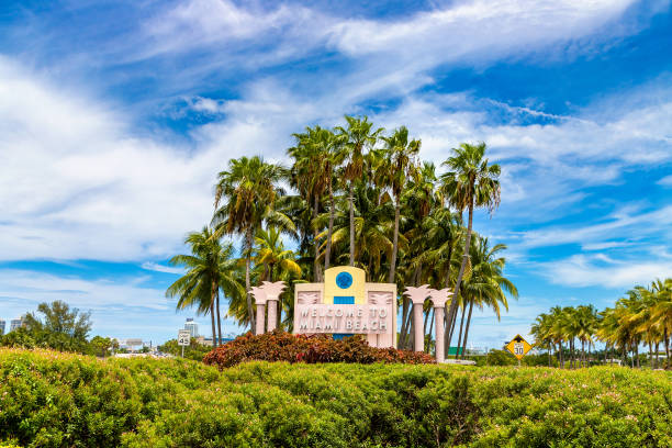 istock Welcome to Miami Beach road sign 1340090332