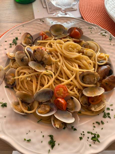 istock Plate of spaghetti with clams 1340098456