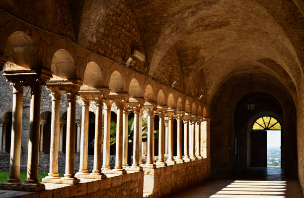 Sermoneta , Italy , Valvisciolo Abbey cloister Cistercian Valvisciolo Abbey near Sermoneta ,part of medieval cloister sermoneta stock pictures, royalty-free photos & images